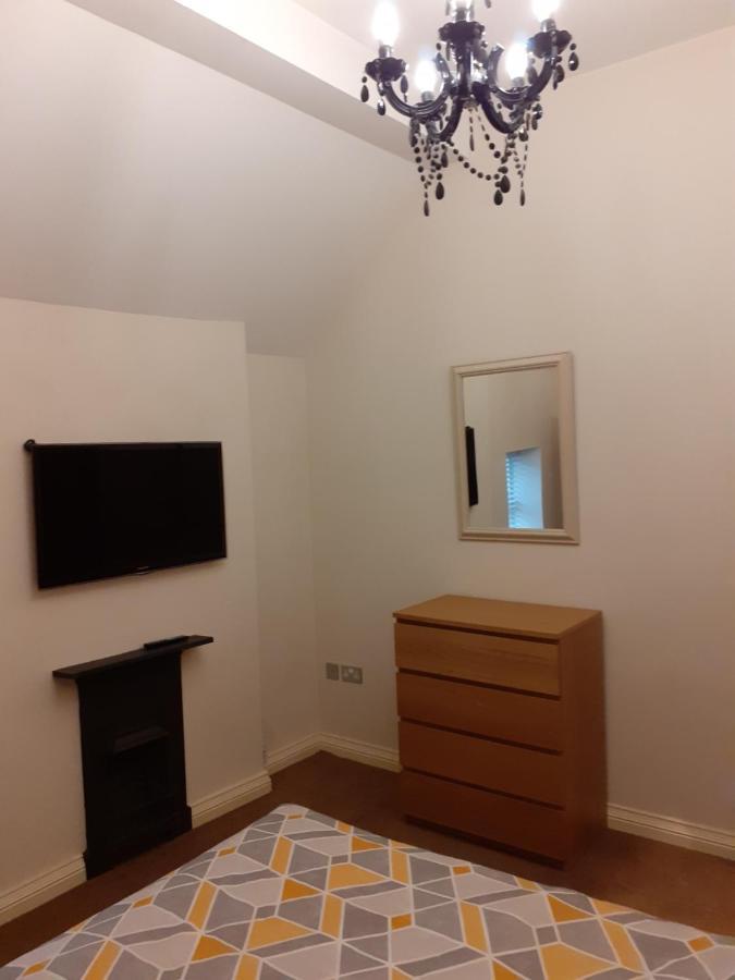 Modern 2Nd Floor 1 Bed Apartment In The Heart Of 랜디드노 외부 사진